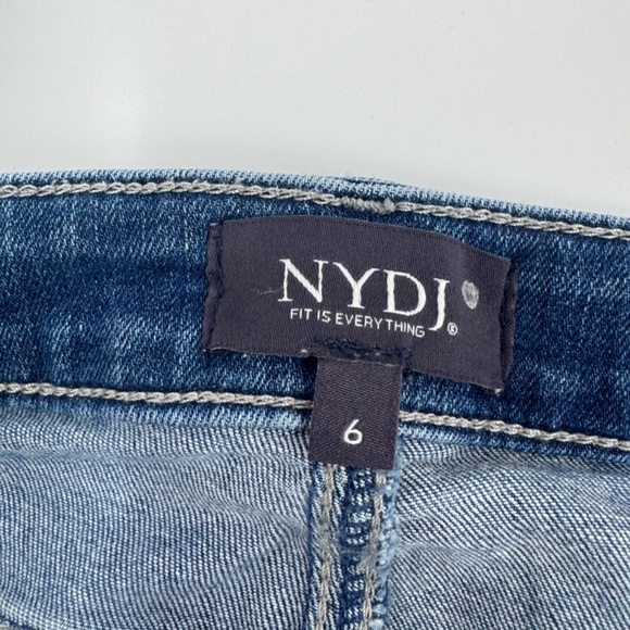 NYDJ Jeans Women 6 Blue Cropped Stretch Mid Rise Capri Cuff Denim Medium Wash - Picture 5 of 10